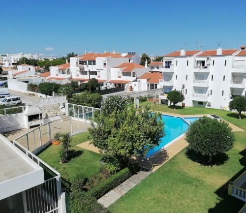 Bel Appartement 2 chambres au cœur d’Albufeira, proche de la magnifique plage de Oura et des loisirs