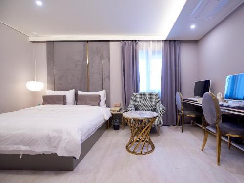 Gallery image of Denbasta Signature Hotel in Busan