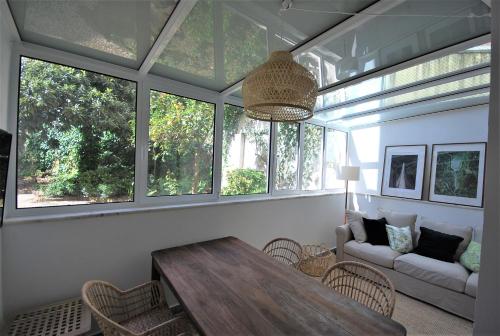 Green & Sunny Apartment