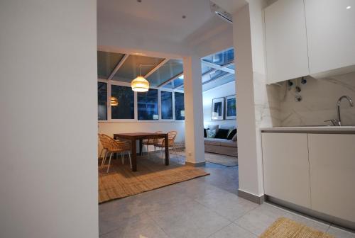 Green & Sunny Apartment