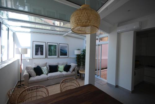 Green & Sunny Apartment