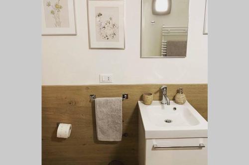 Ein Badezimmer in der Unterkunft "Come una Volta" Charme & Relax in citta' alta