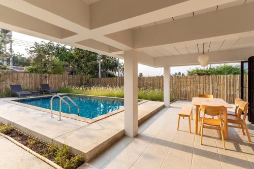 Bazén v ubytování Brand-new Aewmai Pool Villa&Promotion◆byน้องมังคุด nebo v jeho okolí