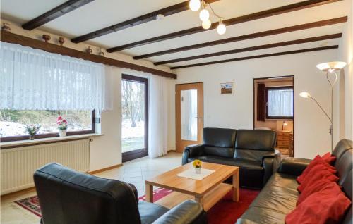 Χώρος καθιστικού στο 2 Bedroom Nice Apartment In Arrach