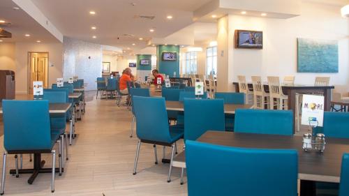 Holiday Inn Express & Suites Panama City Beach - Beachfront by IHG photo 27