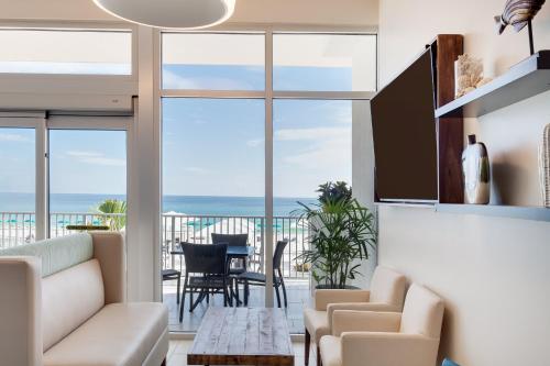 Holiday Inn Express & Suites Panama City Beach - Beachfront by IHG photo 61