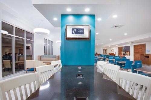 Holiday Inn Express & Suites Panama City Beach - Beachfront by IHG photo 94