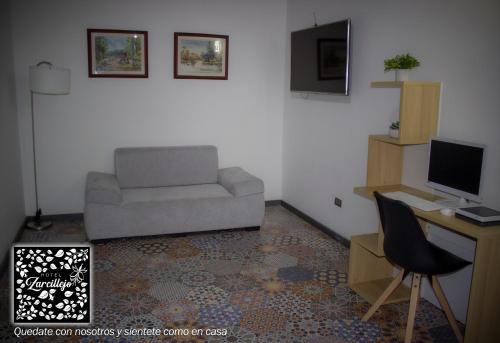 TV a/nebo společenská místnost v ubytování HOTEL ZARCILLEJO