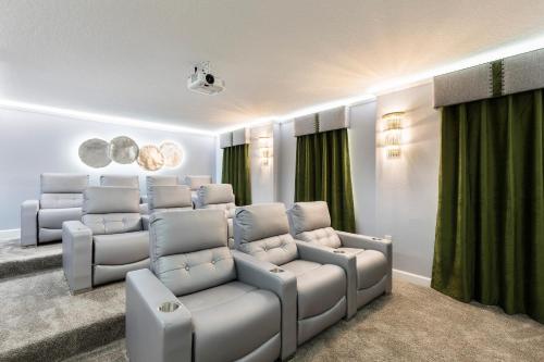 Modern Luxury Villa with Everything photo 117