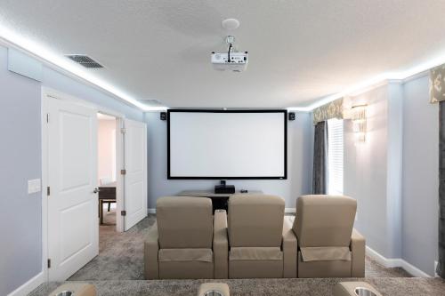 Modern Luxury Villa with Everything photo 90