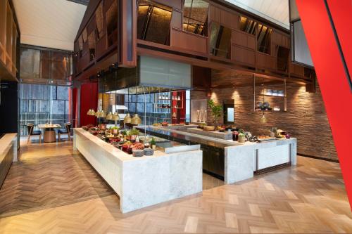 Comida en o cerca de este hotel