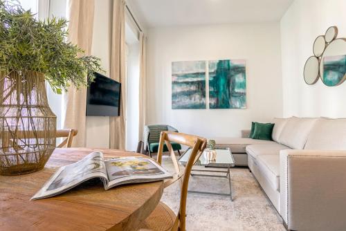 Genteel Home Recaredo