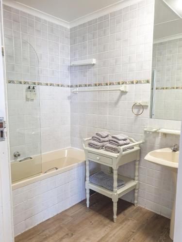 Ένα μπάνιο στο 3ColoursBlue Guest House