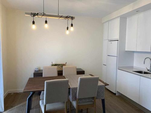 Kuchyň nebo kuchyňský kout v ubytování Casa Cotefablo Alojamiento Ara Gavin, Biescas