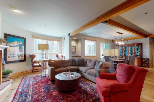 Luxury in Arrowhead – Photos 3