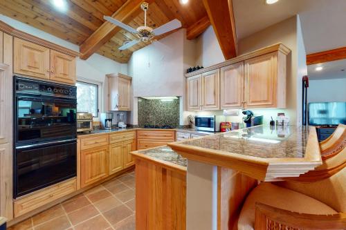 Luxury in Arrowhead – Photos 2
