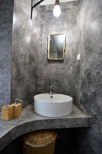 Queen 4 Apartment in the Heart of the Corfu Historical Old Town Center