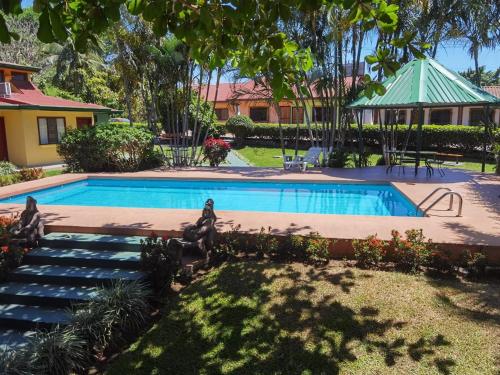 Kolam renang di atau dekat dengan Hotel Bristol Aeropuerto