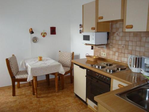 Kuchyň nebo kuchyňský kout v ubytování Ferienwohnung Keckl