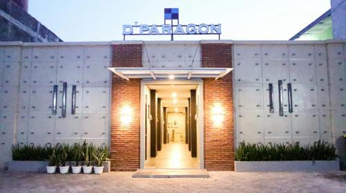 Fotografie z fotogalerie ubytování DPARAGON BEO v destinaci Yogyakarta