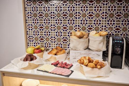 Comida en o cerca de este hotel