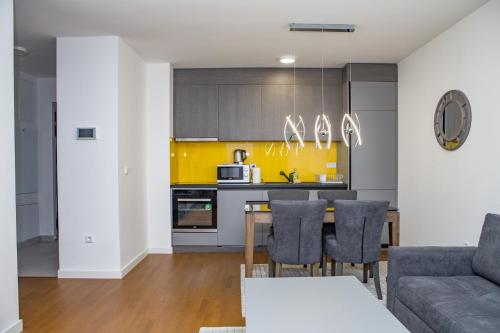 Cucina o angolo cottura di Sarajevo Waves Aparthotel