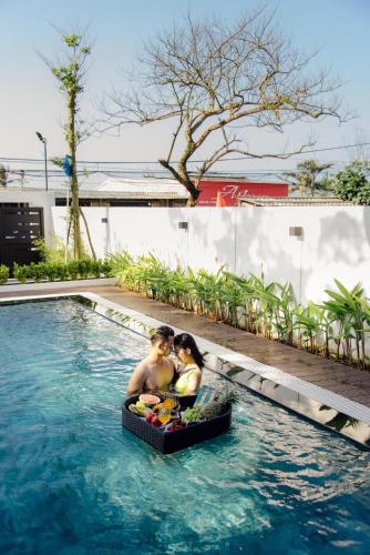 Επισκέπτες που μένουν στο Villa nguyên căn 4 phòng ngủ, cạnh biển Thuận An Rabbit Home Villa