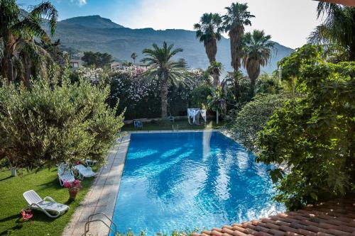 Πισίνα στο ή κοντά στο Villa Megna - Green Paradise B&B
