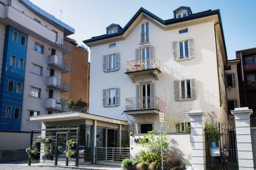Gallery image of AMA 18 Rooms - The House Of Travelers- in Como