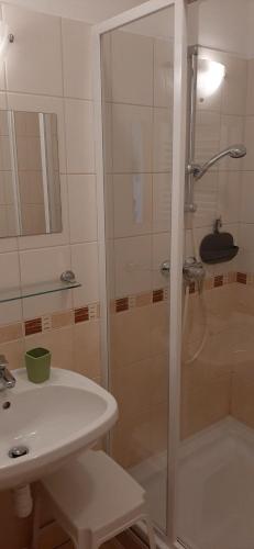 Kúpeľňa v ubytovaní ÉKKŐ APARTMAN