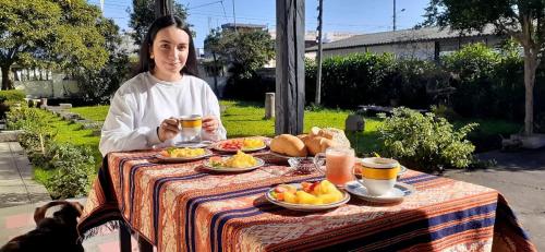 Jídlo v hostelu nebo okolí
