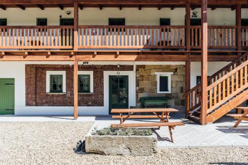 Balkón nebo terasa v ubytování Apartmány Slunce