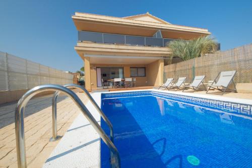 Swimmingpoolen hos eller tæt på Villa Arenal