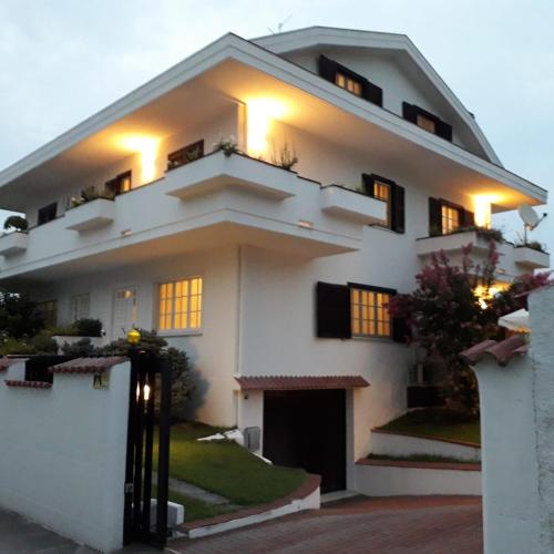 The English House Chieti Harga Terkini 2021