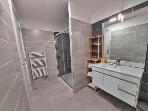 Koupelna v ubytování Appartement CATALINA - Double terrasse - WIFI - Clim - PORTICCIO