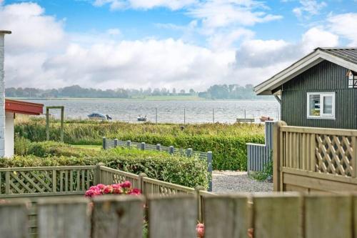 Billede fra billedgalleriet på Skøn feriebolig med havudsigt i naturskønt område i Munkebo