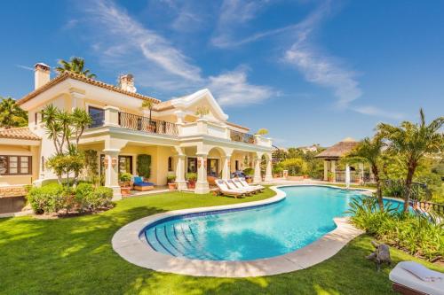 Hillside Mansion - Epitome of Luxury and Elegance, Málaga ...