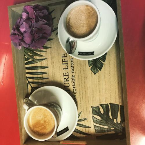 Kemudahan buat kopi dan teh di Hotel A. G. Porcillan