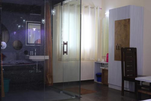 Ένα μπάνιο στο Kasa Luxury Inn