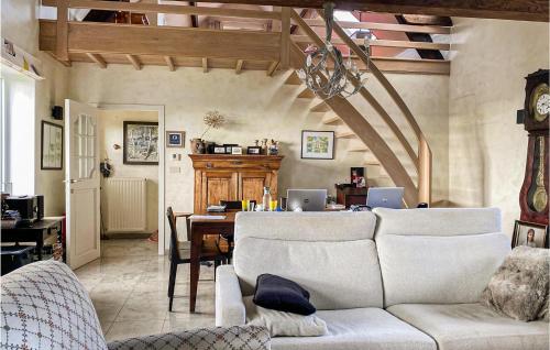 Un lugar para sentarse en Stunning Home In Kemmel With Wifi