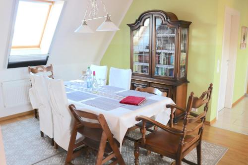 Χώρος καθιστικού στο Familienfreundliche Ferienwohnung am Reuterteich