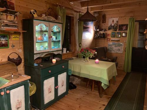 Kuchyň nebo kuchyňský kout v ubytování Zielony Domek z jacuzzi