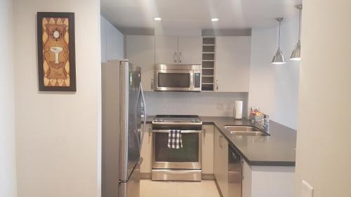 Lower Lonsdale Aprtment – Photos 3