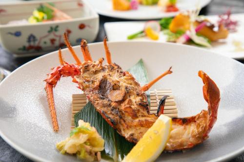 旅館の敷地内または近くでの食事または食べ物