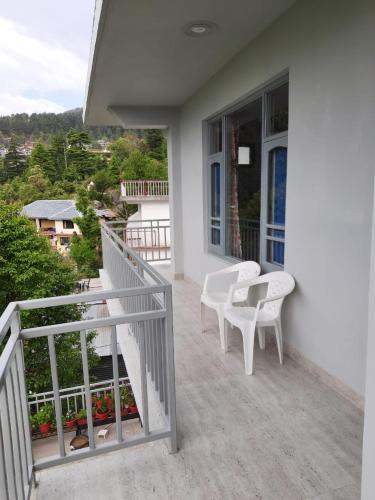 Balkoni atau teres di BHAGSU HOME STAY