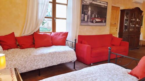 A seating area at La locanda dell'artista