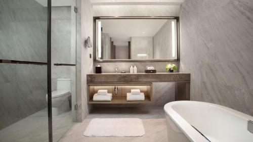 InterContinental Foshan DongPingにあるバスルーム