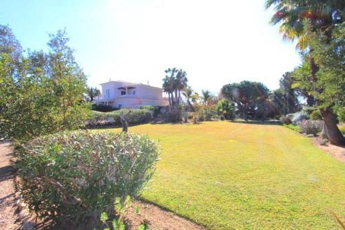 Gallery image of Casa Andre - 4 Bedroom Villa - Large Gardens - Perfect for Families in Quinta do Lago