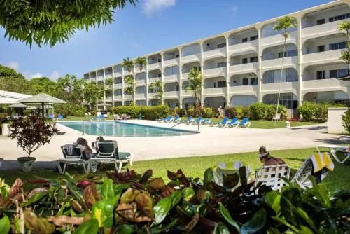 Ground floor apartment located in Hometown, 5 min walk to the Beach picture