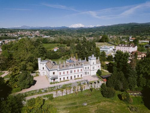 Skats uz naktsmītni Castello Dal Pozzo no putna lidojuma